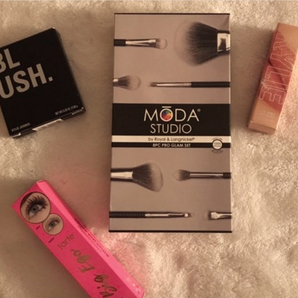 NWT MODA Studio 8 PC Glam Brush Set- Bran New - Picture 9 of 9